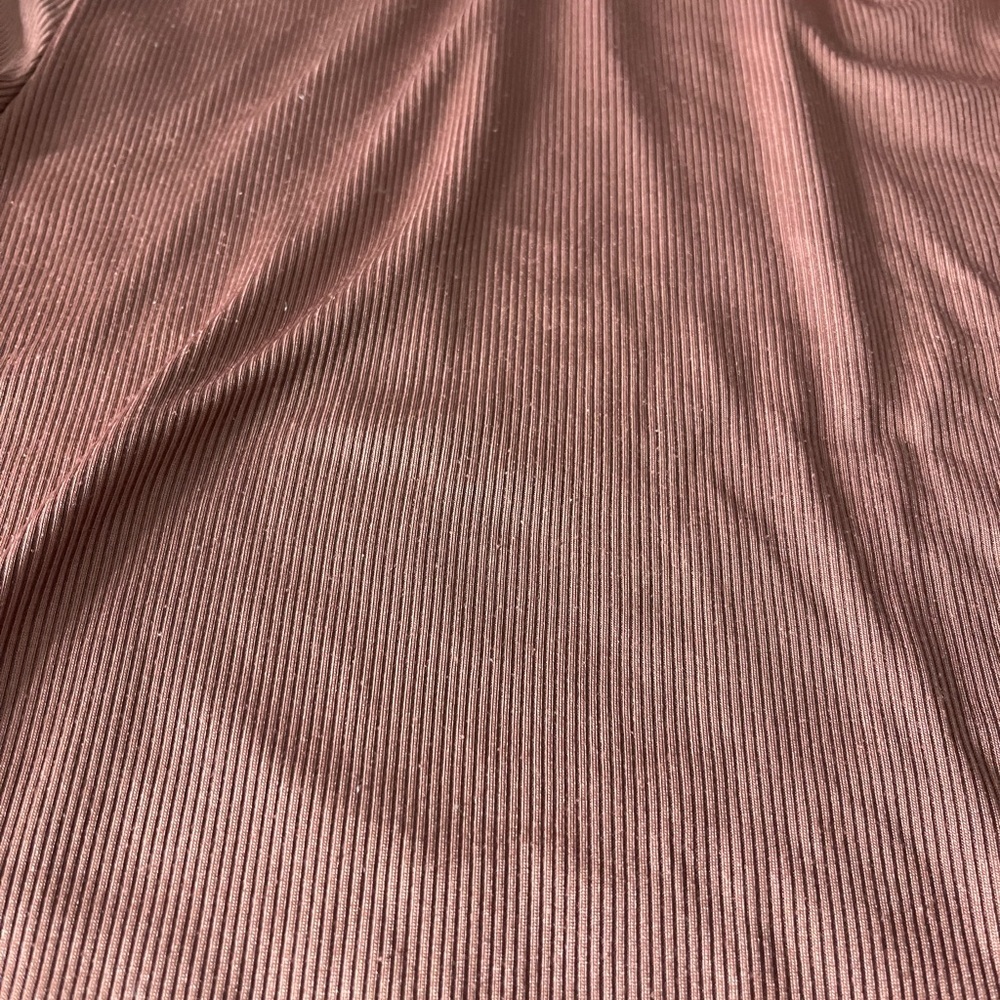 Guess Copper Ribbed Turtleneck Top medium - Picture 3 of 5
